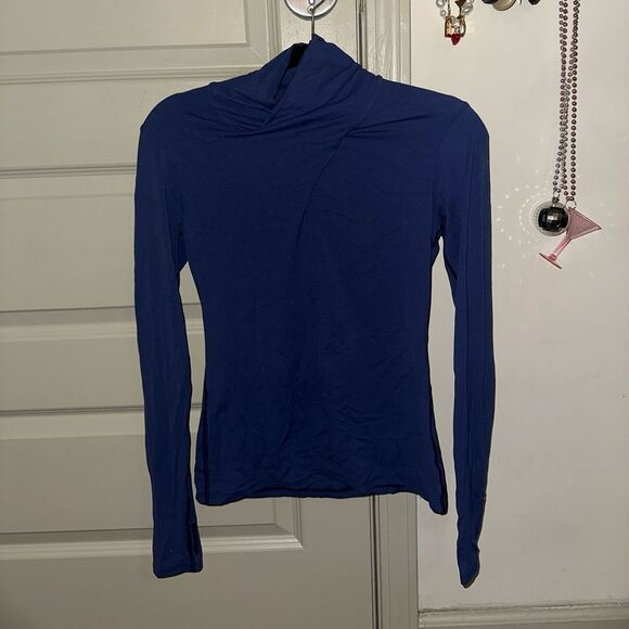 NWOT Lululemon Shirt - Picture 1 of 4